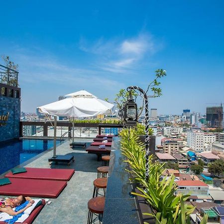V Hotel Phnom-Penh Buitenkant foto