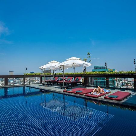 V Hotel Phnom-Penh Buitenkant foto