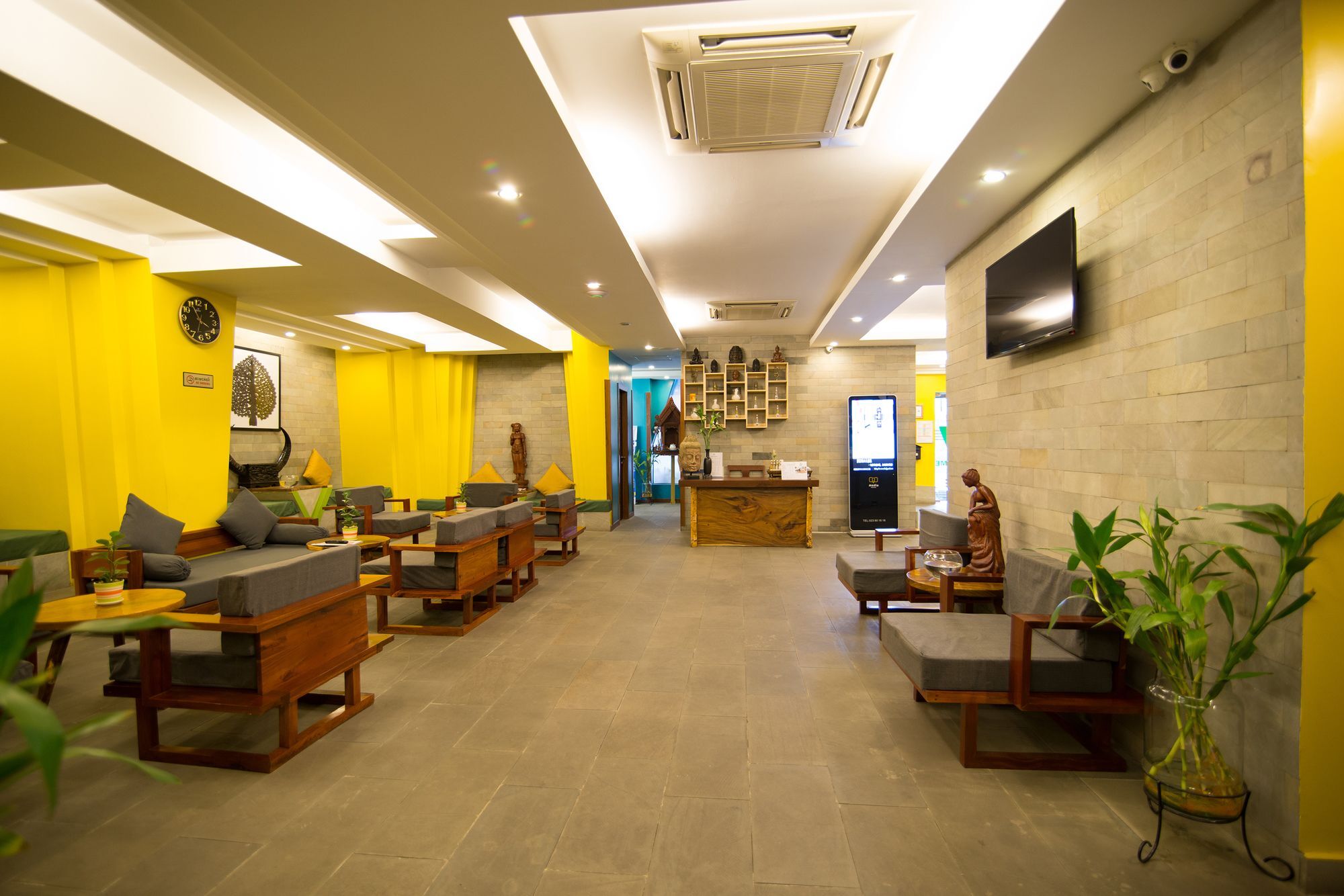 V Hotel Phnom-Penh Buitenkant foto