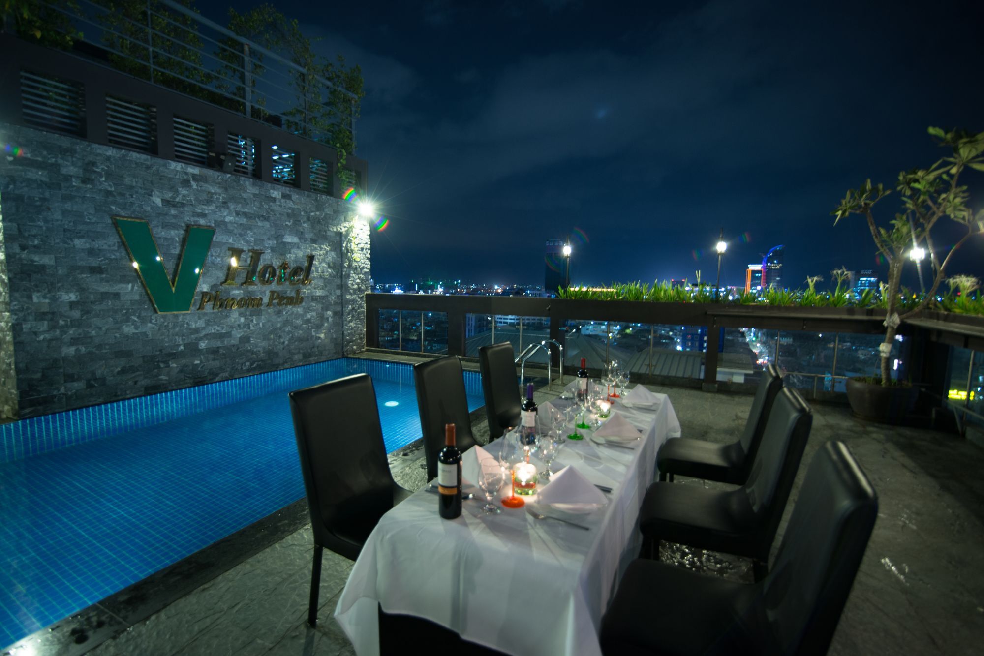 V Hotel Phnom-Penh Buitenkant foto
