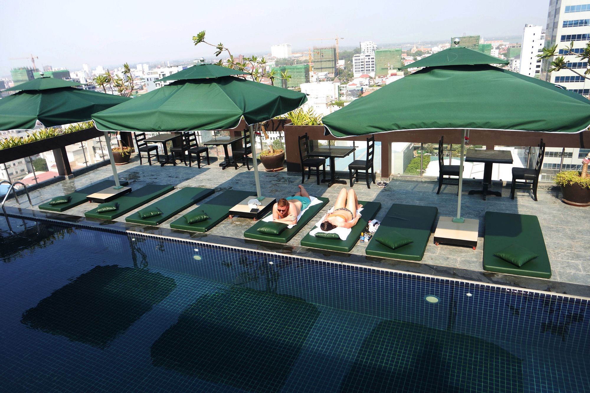 V Hotel Phnom-Penh Buitenkant foto