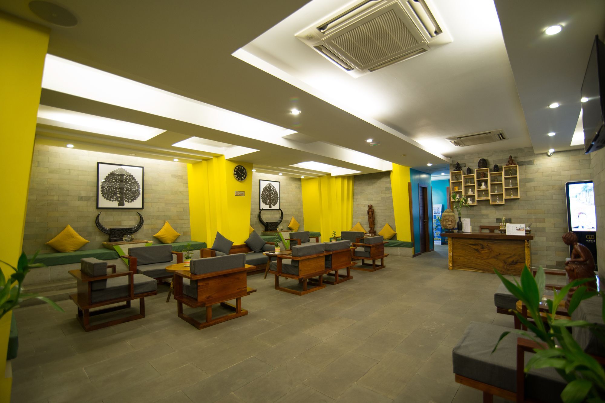 V Hotel Phnom-Penh Buitenkant foto